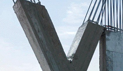 عامل يقوم بأعمال التسليح
